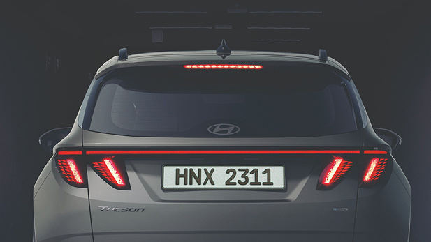 Spoiler trasero con tercera luz de freno integrada (HSML)