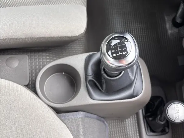 Cambios manuales y portavasos