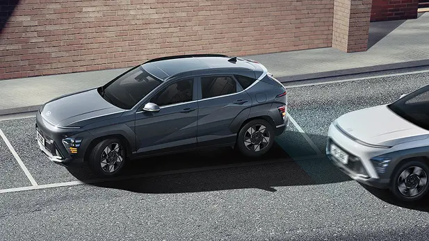 Vehículo Hyundai Kona Gasolina 2.0 Litros estacionado