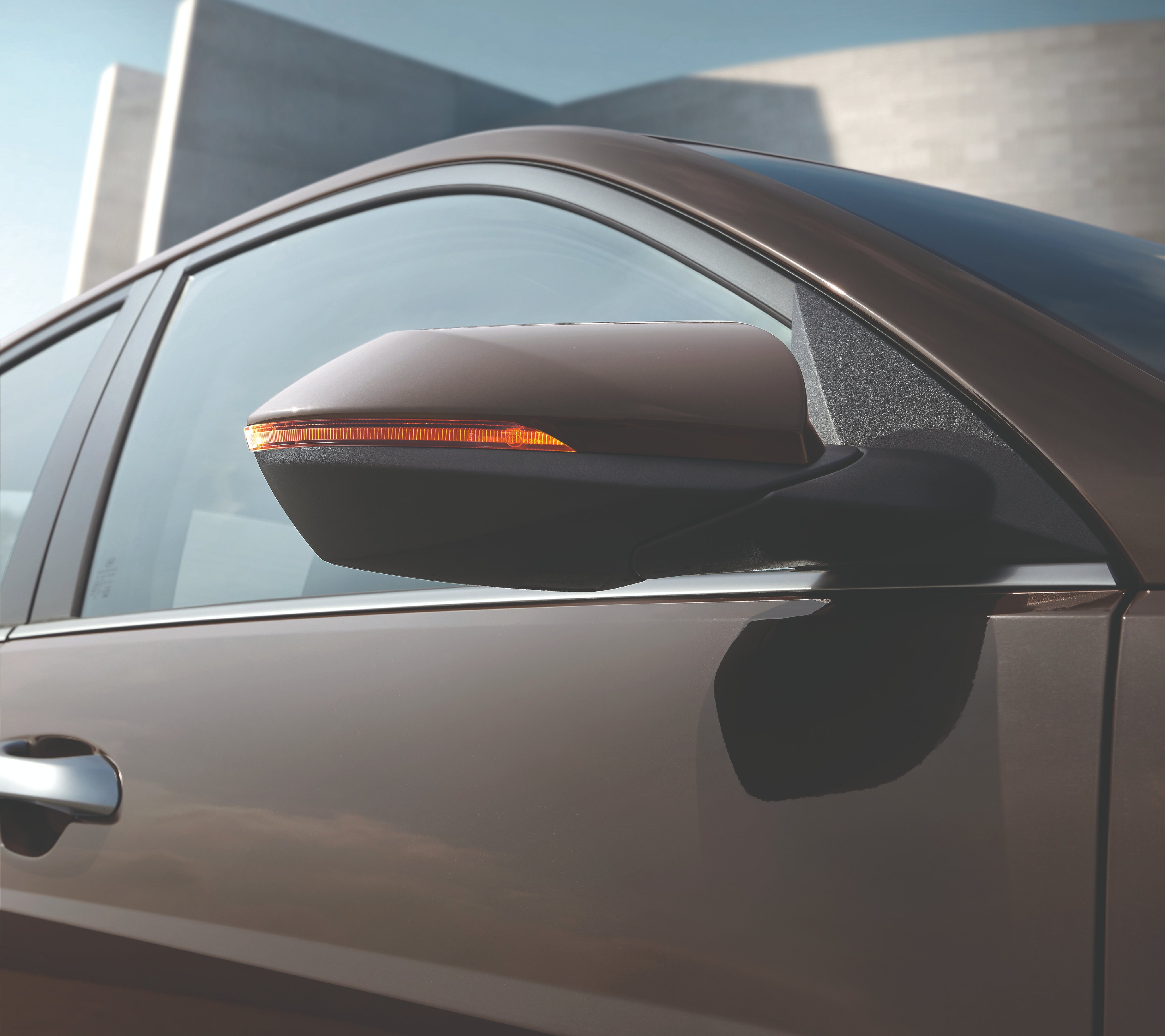 Luces direccionales en retrovisores en versión Sport